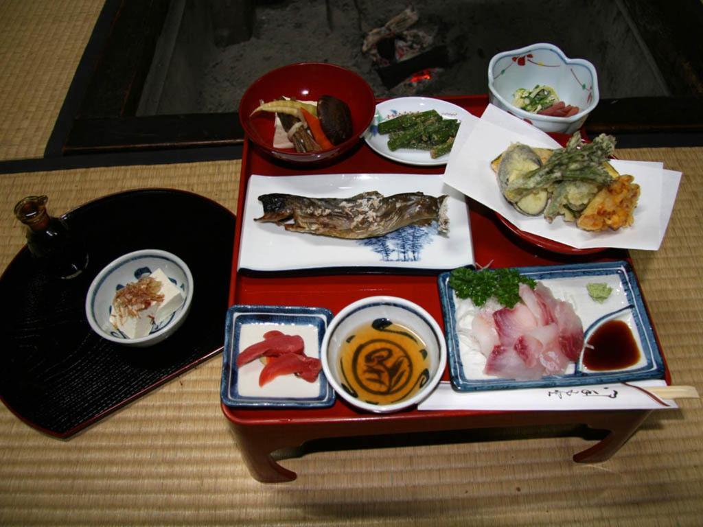 Minshuku Yomoshirou Hotel Nanto Buitenkant foto